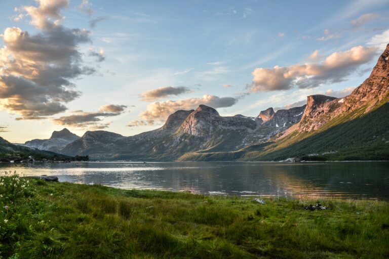 Home Mountain And Lake At Sunset 135157 768x512